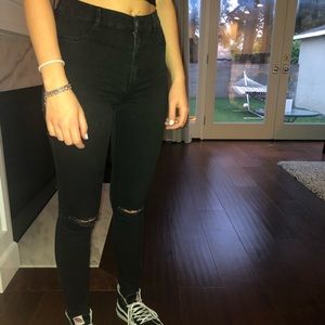Black skinny jeans